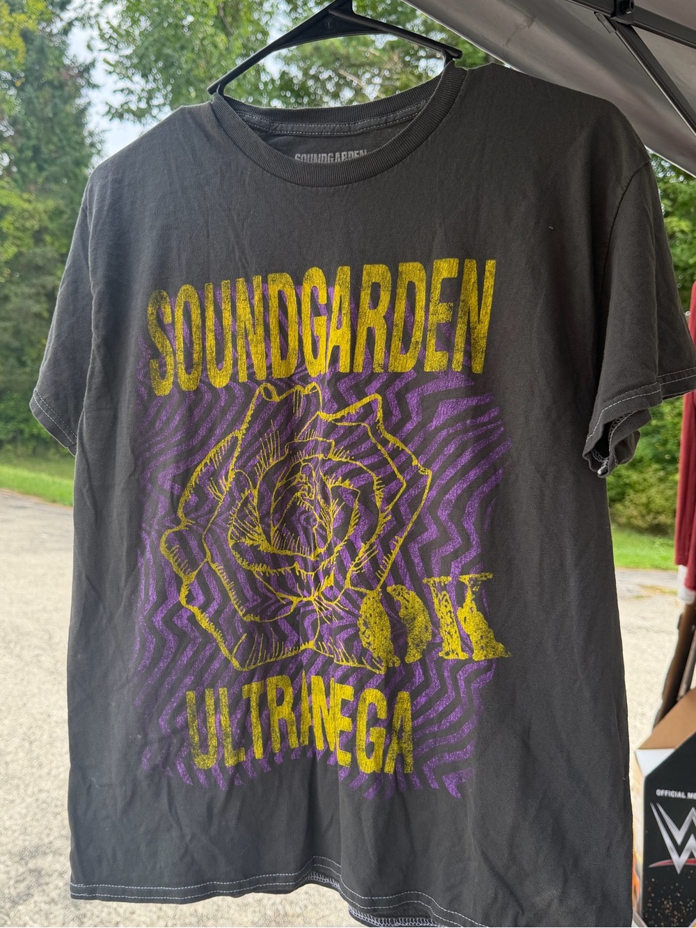 Women’s urban outfitters soundgarden tee size S/M gray